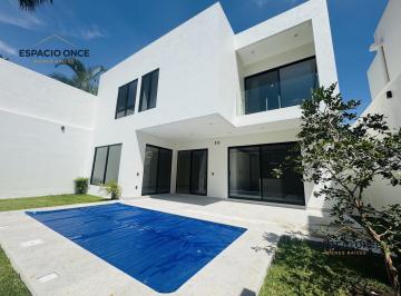Casa · 310m² · 3 Recámaras · 3 Estacionamientos · Casa en Vista Hermosa