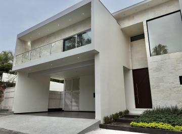 Casa de 3 habitaciones, San Pedro Garza García · Residencia Nueva en Venta en San Pedro Garza García