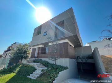 Casa en condominio de 4 habitaciones, Zapopan · Residencia Nueva en Venta en Puerta Las Lomas