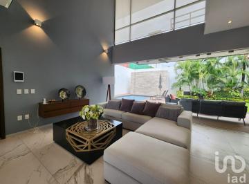 Casa · 600m² · 5 Recámaras · 3 Estacionamientos · Venta de Casa en El Mascareño, Vista Hermosa, Morelos