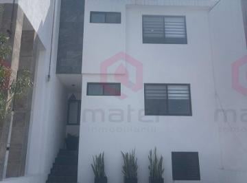 Casa de 3 habitaciones, Corregidora · Casa en Venta en Pedregal de Schoenstatt, Querétaro