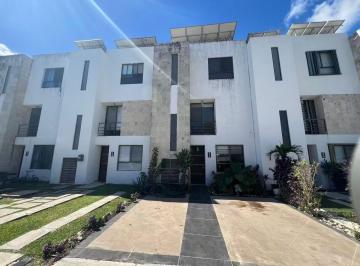 ff1a3fdfccb2144708ad8f87242258d32ac5a5a0ba580c805c099ae7c18decef · 3 Bed 2.5 Bath Multi Level House in Bali Phase 1 With Solar Panels