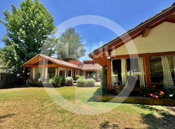 Casa en condominio · 337m² · 3 Recámaras · 5 Estacionamientos · Venta - Casa en Club de Golf Los Encinos
