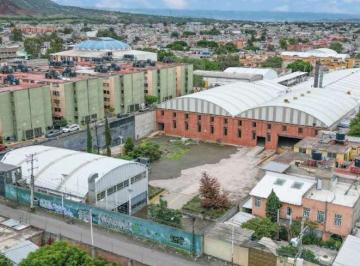 Nave industrial · 4m² · 4 Recámaras · 10 Estacionamientos · Bodega Industrial en Tlahuac