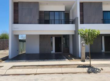 Casa · 172m² · 3 Recámaras · 2 Estacionamientos · Casa en Venta en Vitalia Residencial Sector Norte