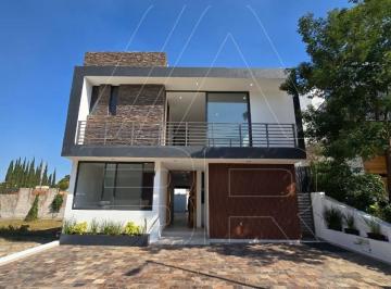 Casa en condominio de 4 habitaciones, Zapopan · Casa en Venta en Puerta Azaleas