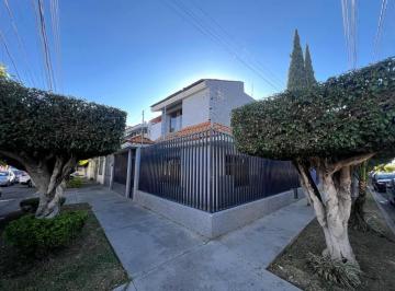 Casa de 5 habitaciones, Guadalajara · Casa en Venta en Oblatos