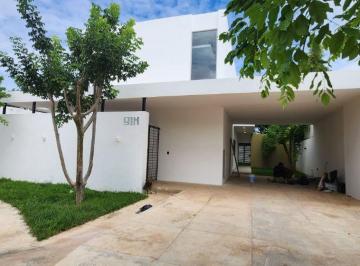 Casa de 4 habitaciones, Mérida · Residencia en Renta en Cholul