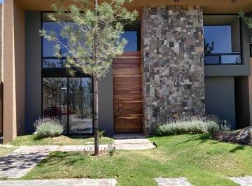 Casa de 3 habitaciones, León · Casa en Renta en La Campiña, Acabados de Lujo, 3 Recamaras con Baño, en León, Gto.