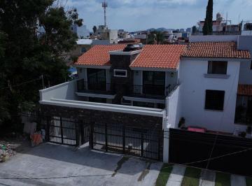 Casa · 550m² · 4 Recámaras · 3 Estacionamientos · Casa Venta Lomas del Seminario Zapopan