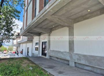 Local comercial · 49m² · 10 Estacionamientos · Local Comercial en Renta en Santa Catarina