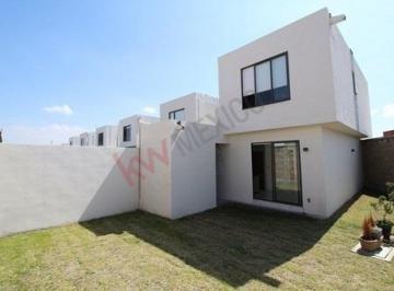 Casa · 1m² · 1 Recámara · 2 Estacionamientos · Casa en Venta | Villas del Campo, Calimaya | a Estrenar con 2 Recamáras