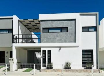 Casa · 204m² · 4 Recámaras · 2 Estacionamientos · Se Vende Casa en Bosques del Rejón Denali Residencial