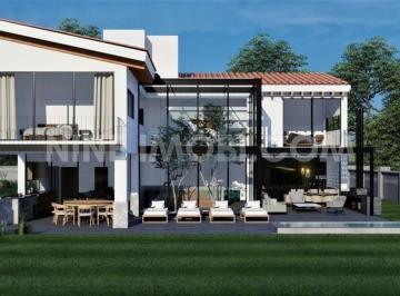 Casa · 720m² · 4 Recámaras · 3 Estacionamientos · Casa Nueva en Venta en Cerro Gordo, Avándaro, Valle de Bravo