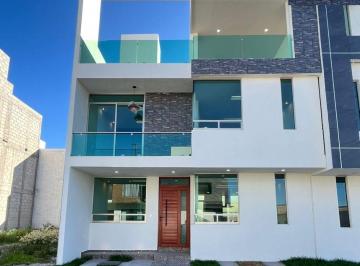 Casa de 4 habitaciones, Pachuca · Ultima Residencia en Privada con Terminados de Lujo 4rec. Amplia. 3 Niveles. Nueva. Equipada.