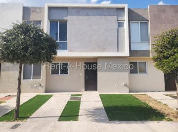 Casa en condominio de 2 habitaciones, El Marqués · Casa en Renta Amueblada en Una de Las Privadas Mejor Ubicadas de Zakia