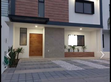 Casa · 190m² · 3 Recámaras · 2 Estacionamientos · Venta de Casa en Grand Preserve Juriquilla
