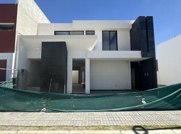 Casa · 317m² · 4 Recámaras · 2 Estacionamientos · Casa en Preventa en Lomas de Angelopolis, Parque Chiapas, 4 Recamaras.