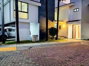 Casa en condominio · 350m² · 3 Recámaras · 3 Estacionamientos · Hermosa Casa Nueva en Virreyes, Ubicada en Una de Las Mejores Zonas de Zapopan con Plusvalía, Segur
