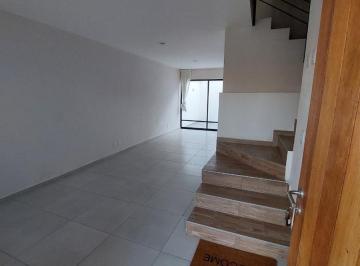Casa · 122m² · 3 Recámaras · Amplia Casa en Venta a Minutos del Centro Comercial Plaza Centro Sur.