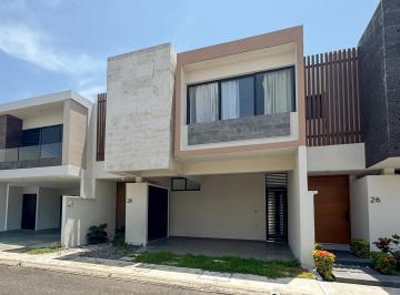 Casa · 210m² · 3 Recámaras · 2 Estacionamientos · Casa en Venta en Lomas de La Rioja