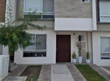 Casa en condominio · 126m² · 3 Recámaras · 2 Estacionamientos · Casa en Condominio - Zákia