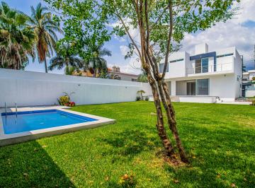 Casa de 4 habitaciones, Temixco · Casa con Jardín y Alberca Propia en Fracc. Brisas, a 5 Min de La Desv. de La Aut. (Sur de Cuernavaca