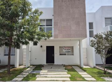 Casa de 3 habitaciones, Querétaro · Casa Venta Paseo San Junipero Serra 37