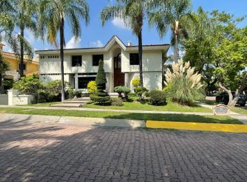Casa en condominio de 4 habitaciones, Zapopan · Casa en Venta en Zapopan, Jalisco (Azaleas, Residencial - Bugambilias)