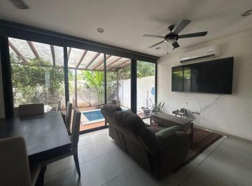 Casa de 3 habitaciones, Mérida · Townhouse de 3 Recámaras, Amueblado, con Roof Privado, Dentro de Periférico.
