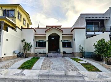 Casa de 3 habitaciones, Querétaro · Casa en Venta Cumbres del Cimatario, Querétaro