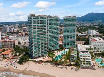 Departamento de 2 habitaciones, Puerto Vallarta · Hermoso y Lujoso Departamento Frente a Playa en Venta en Icon Vallarta
