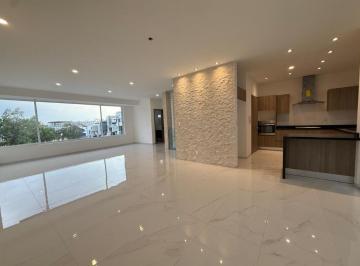 Casa · 240m² · 3 Recámaras · 2 Estacionamientos · Casa en Residencial Lago Esmeralda