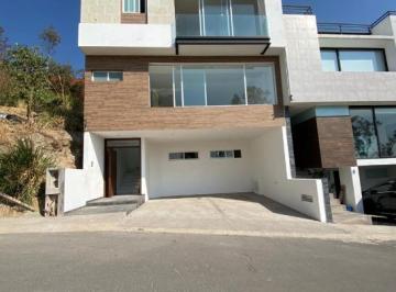 Casa · 240m² · 3 Recámaras · 2 Estacionamientos · Casa en Residencial Lago Esmeralda