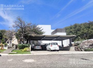 Casa · 540m² · 6 Estacionamientos · Casa en Venta en Vista Real