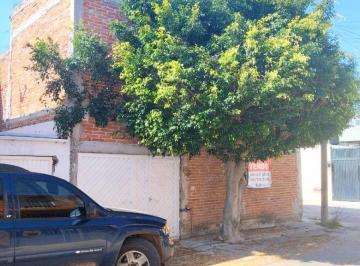 Casa de 3 habitaciones, Querétaro · Venta Casa con Departamento en Planta Alta Colonia Comerciantes