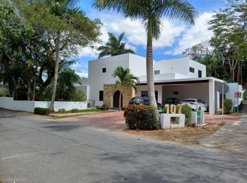 Casa de 3 habitaciones, Mérida · Casa en Venta en Merida F - 2133, 3 Rec. Club de Golf La Ceiba $10,000,000