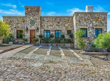 8c552c82f5a5a2bd749e5752357aa5b917c1326c146b022aecffd34f8aa77f1b · Casa de Lujo en San Miguel | Amueblada | un Nivel | Alberca