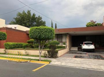 Casa · 456m² · 4 Recámaras · 4 Estacionamientos · Casa - Monterrey
