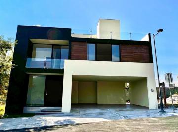 Casa · 250m² · 3 Recámaras · 2 Estacionamientos · Casa en Venta - Arboretto Carretera Nacional - Monterrey