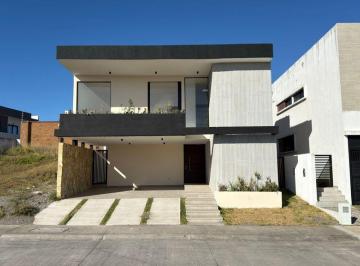 Casa en condominio · 250m² · 4 Recámaras · 2 Estacionamientos · Casa en Venta en Punta Tiburón