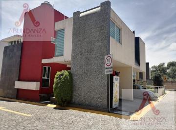 Casa en condominio · 335m² · 3 Recámaras · 3 Estacionamientos · Venta Casa Privada 5 de Febrero San Jeronimo Metepec