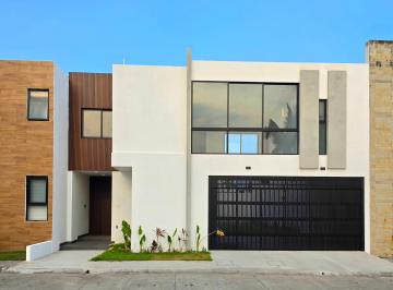 Casa de 4 habitaciones, Alvarado · Casa con 241 m² Superficie de Terreno y 4 Habitaciones en Venta en Lomas Diamante