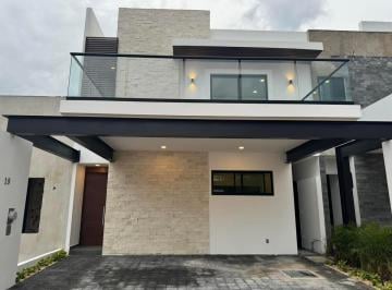 Casa · 251m² · 5 Recámaras · 3 Estacionamientos · Casa Nueva y Lujosa en Residencial Rio / Brand New Home in Rio