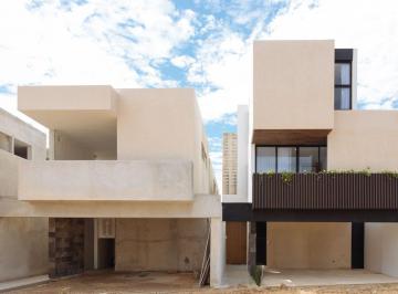 97812560b7fb65983dd99c689bcae67824bb13b53ce46588216e32a23b6df23b · Casa en Venta en Temozón Norte de Cuatro Habitaciones