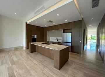 Departamento · 380m² · 3 Recámaras · 2 Estacionamientos · Renta Departamento La Vela Puerto Cancun