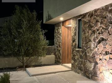 Casa · 187m² · 4 Recámaras · 2 Estacionamientos · Casa Venta Cañadas del Arroyo $4,789,000 a 8 Min del Nuevo Cotsco