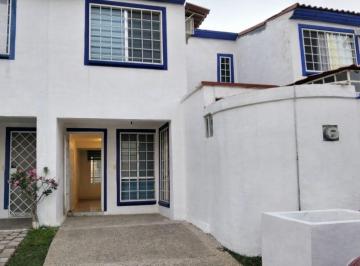 Casa · 75m² · 2 Recámaras · 1 Estacionamiento · Casa en Venta en La Marquesa, Acapulco Diamante, con Alberca