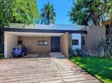 Casa de 3 habitaciones, Mérida · Casa en Venta en Merida / F - 2127, 3 Rec. Club de Golf La Ceiba $12,450,000