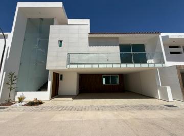 Casa · 350m² · 5 Recámaras · 3 Estacionamientos · Casa en Venta en Citadina Metepec